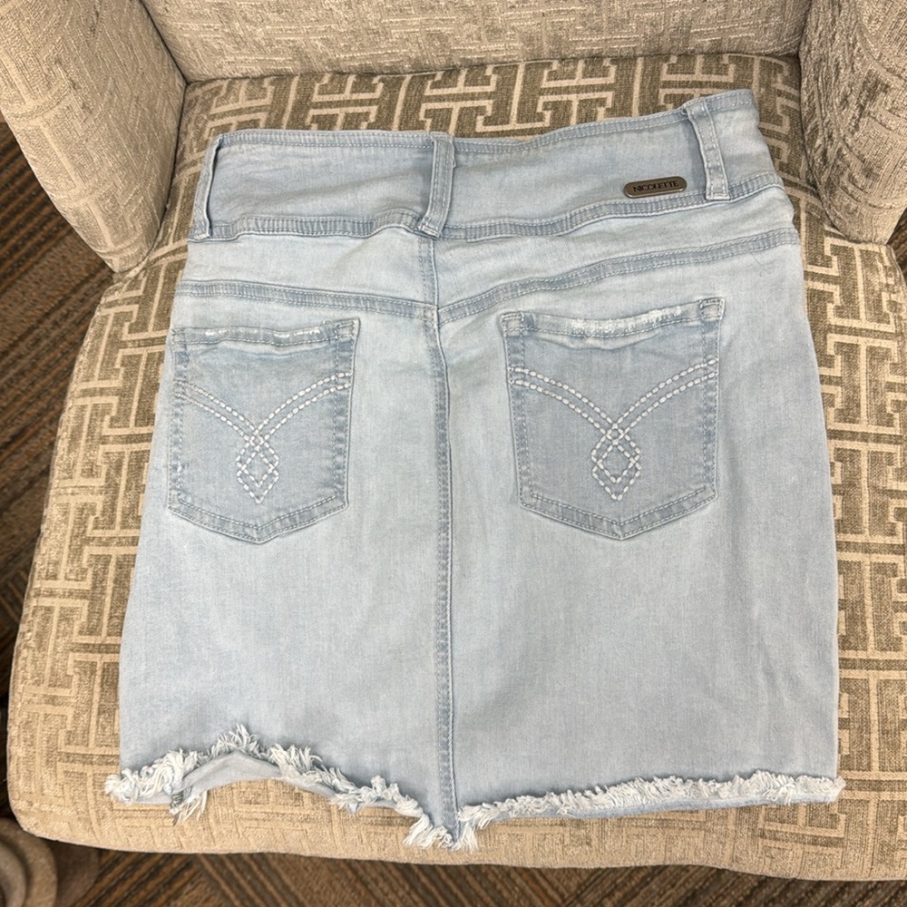 Nicolette denim skirt. - Picture 4 of 4